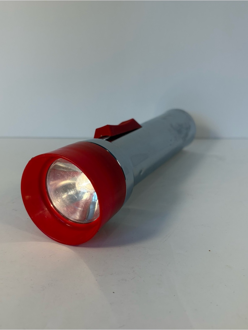 Vintage Red & Chrome Eveready 2 D Cell Flashlight Union Carbide